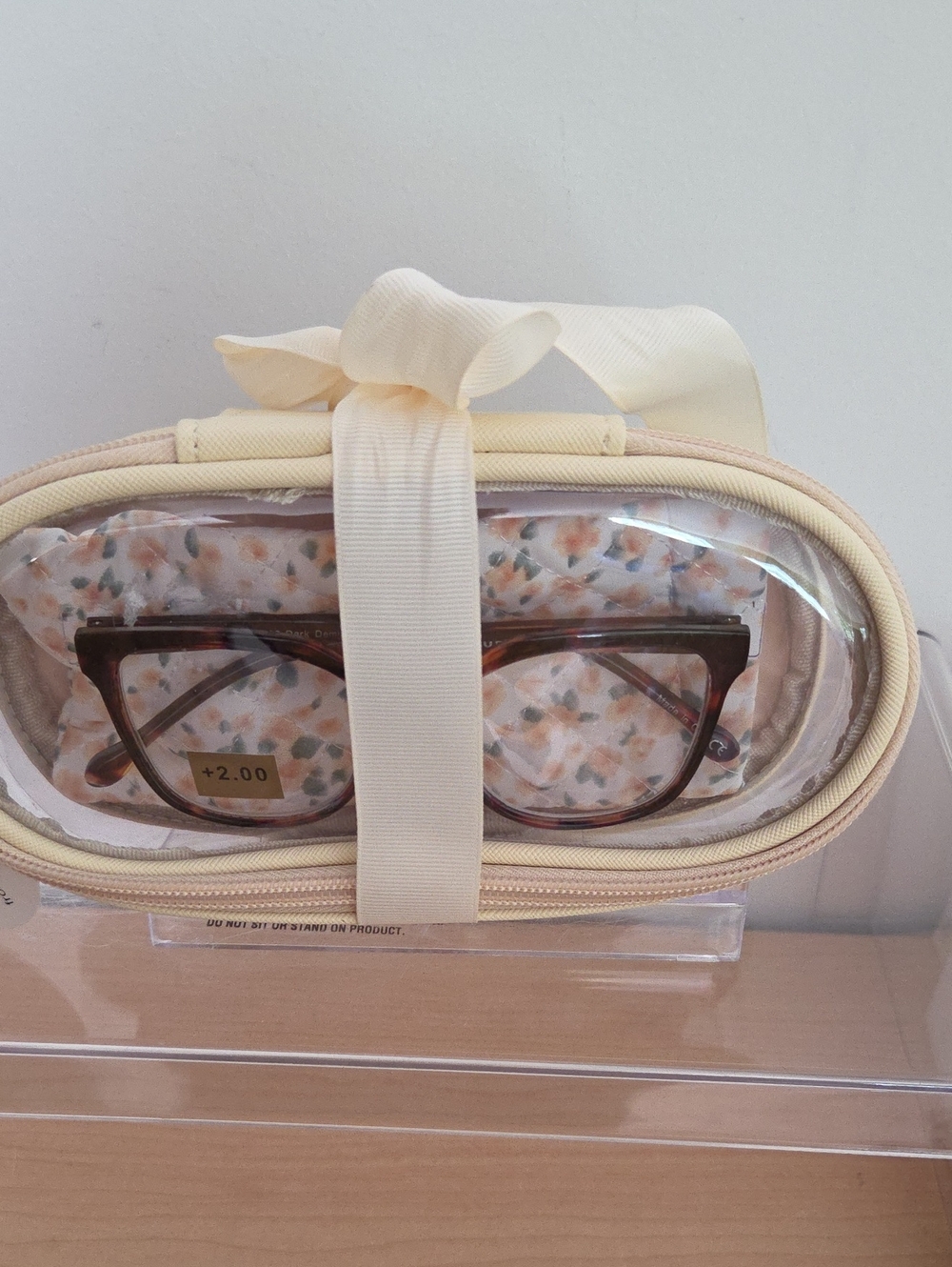Reading Glasses NWT w/Floral Cleaning Cloth Clear Zip Case - Cream
